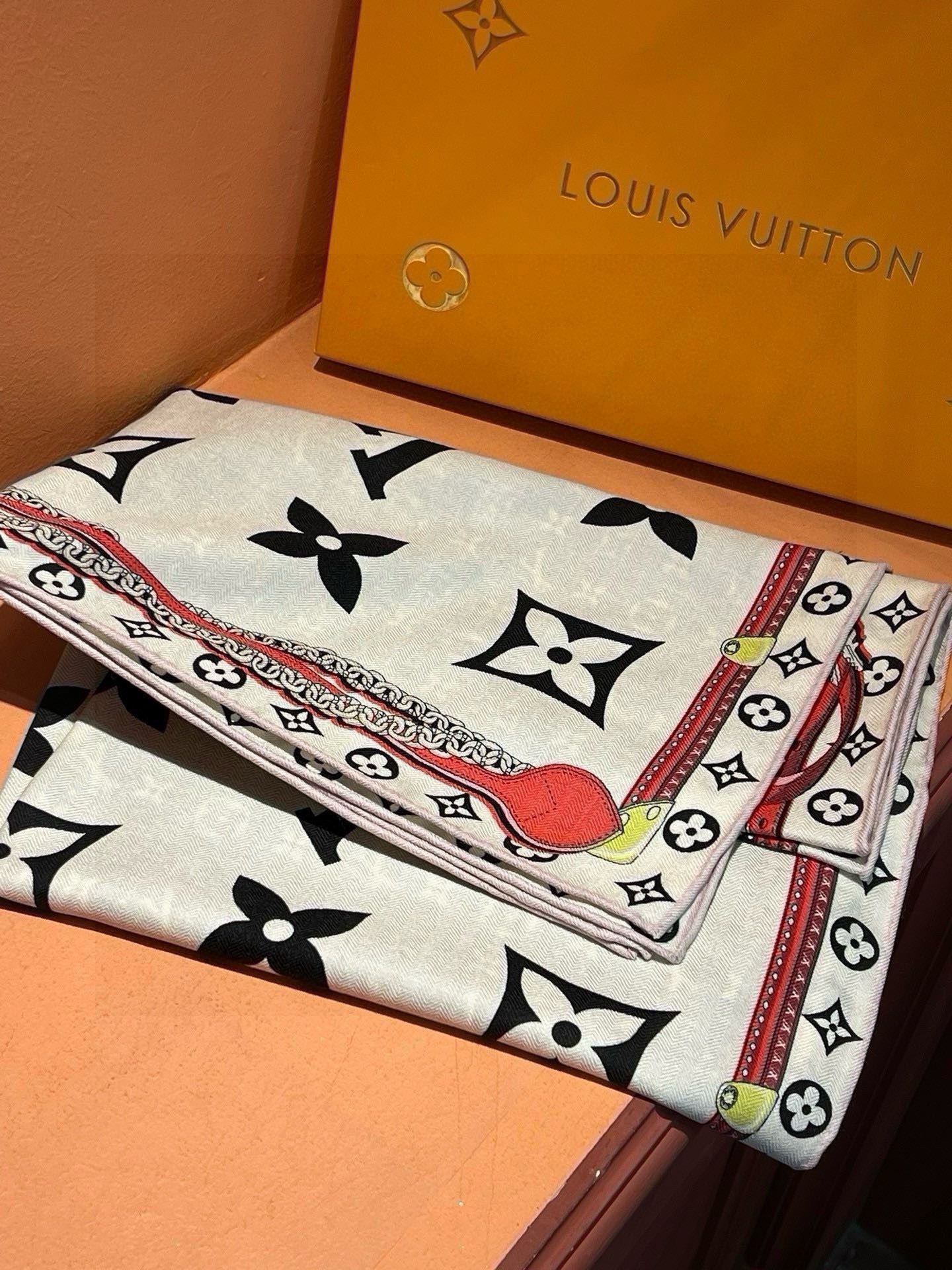 Louis Vuitton Scarf